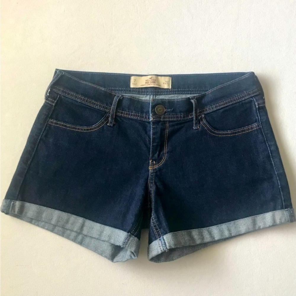 Hollister Low Rise‎ Midi Short Longest Length 4” Inseam